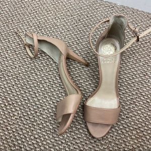 VINCE CAMUTO TAN OPEN TOE STRAP ANKLE HEELS